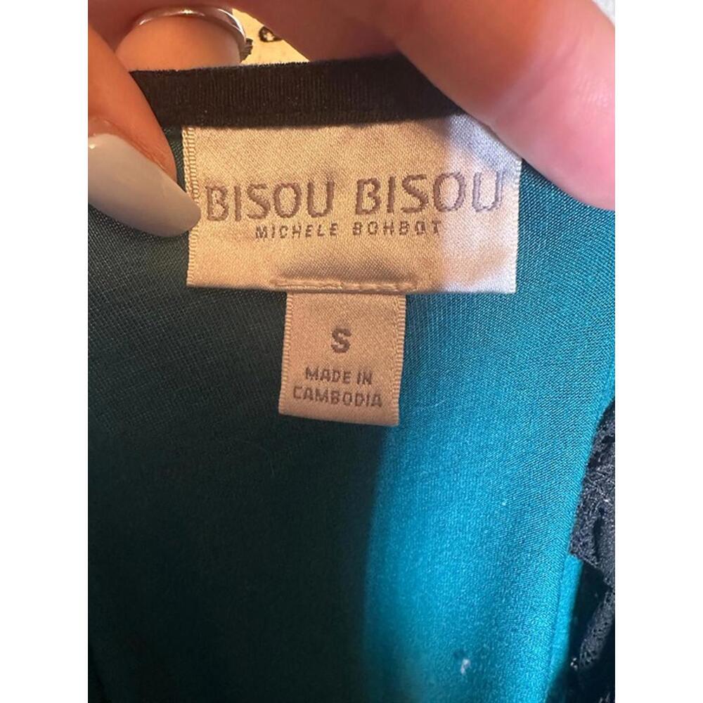 Bisou Bisou Teal Lace Shoulder Long Sleeve shirt – Size Small - Picture 2 of 2